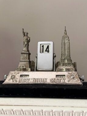 Vintage 1950s NYC Skyline Perpetual Flip Calendar w Coney Island & Fish Motif
